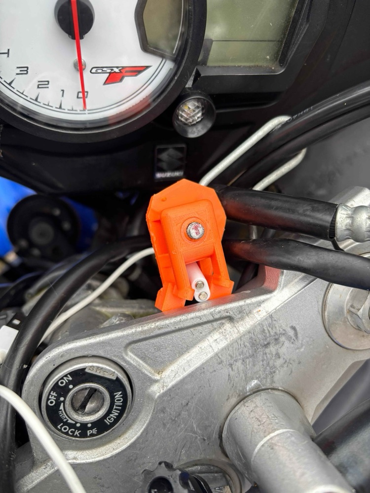 Suzuki GSX-650F Kablo Kılavuzu Aksesuar Tutucusu