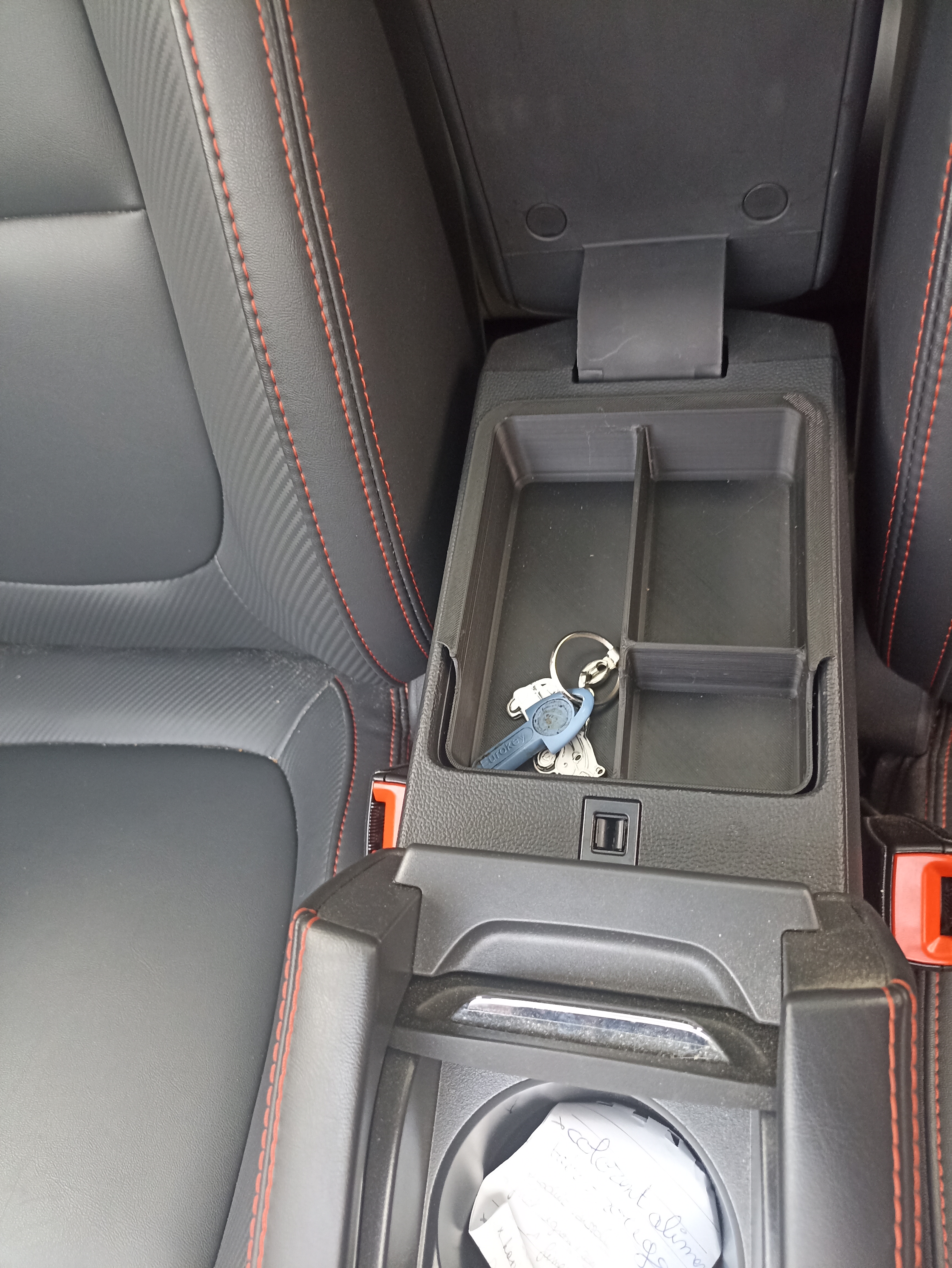 MG ZS EV Orta Konsol Gövdesi görsel 2