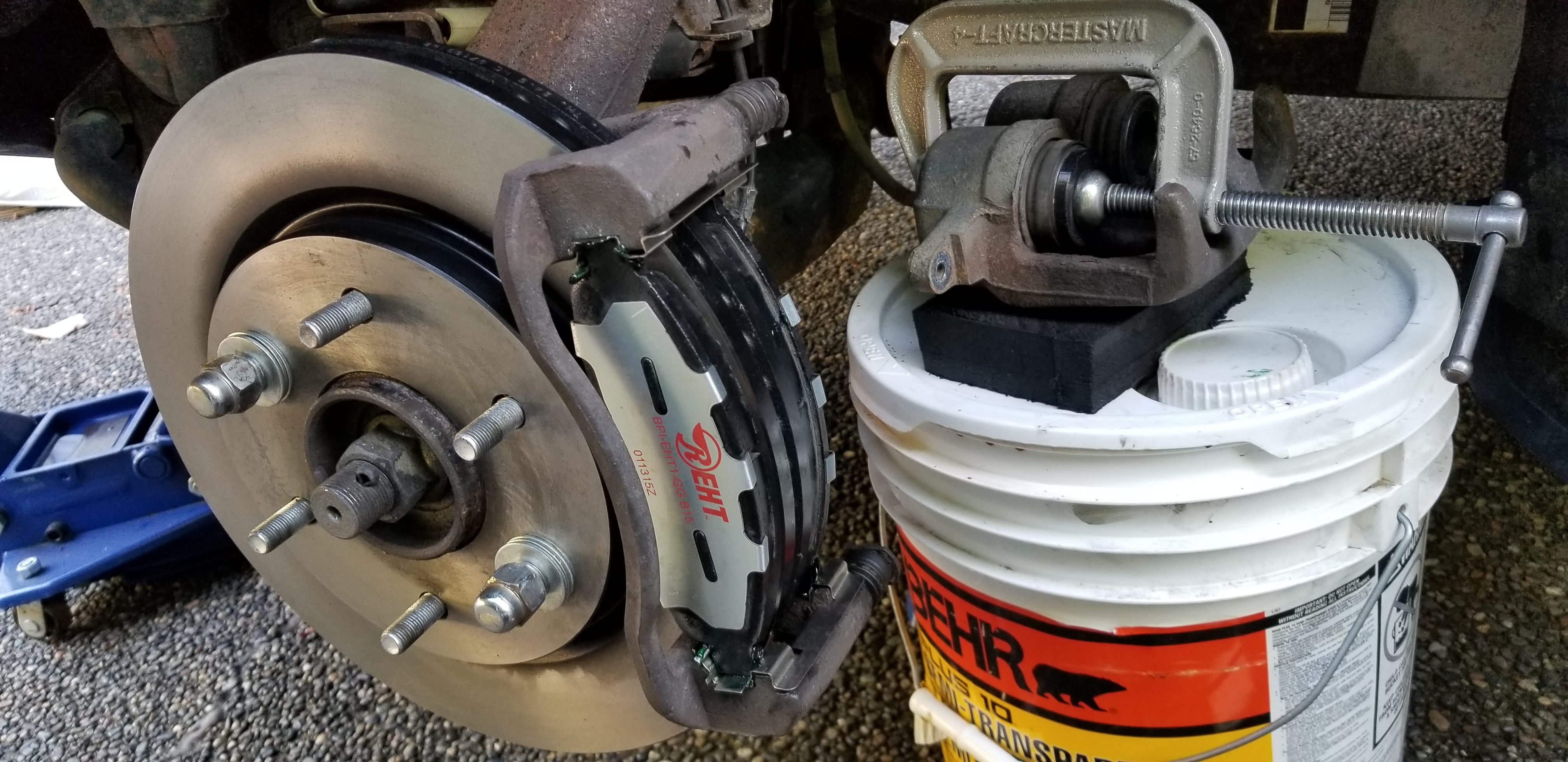 Nissan Titan Fren Kaliperi Piston Sıkıştırma Aparatı