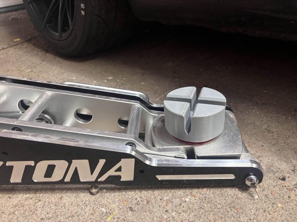Mazda Miata Kriko Adaptörü