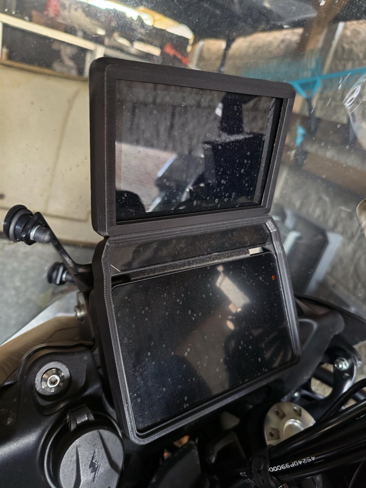 Benelli TRK 702 Çift Ekran Tutucusu