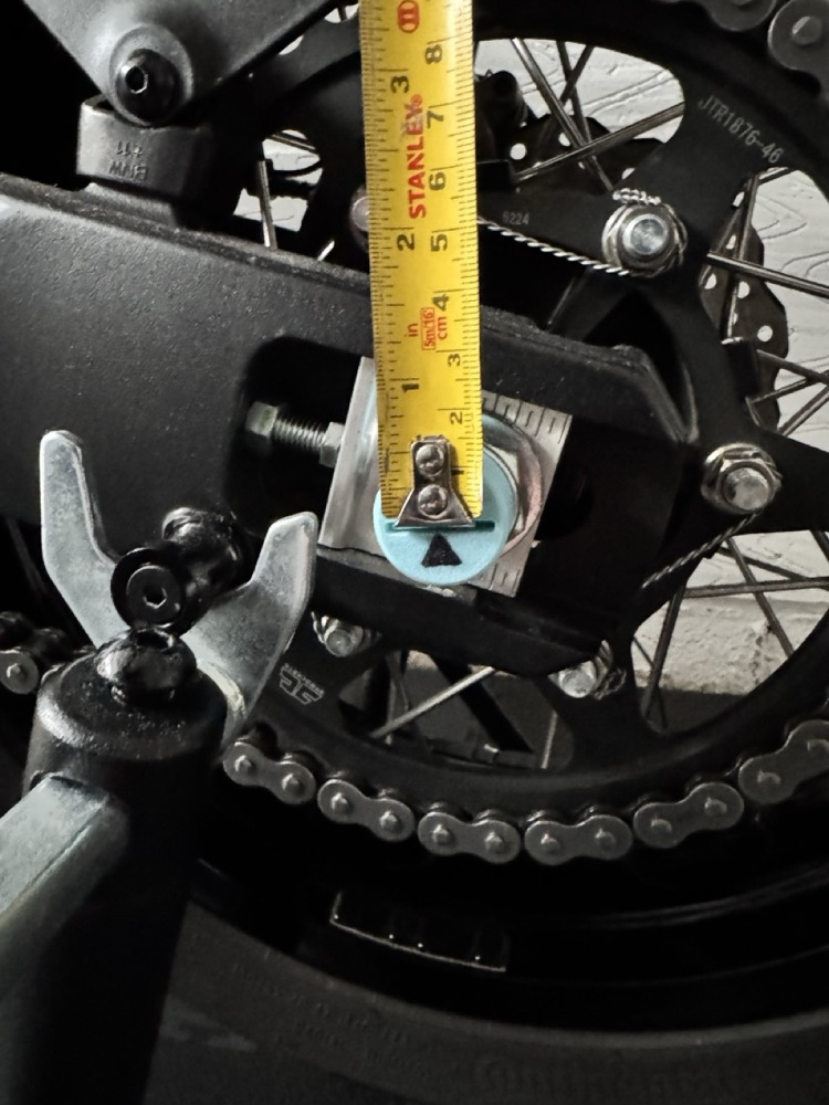 Yamaha Ténéré 700 Arka Süspansiyon Çökme Ölçüm Aparatı görsel 2