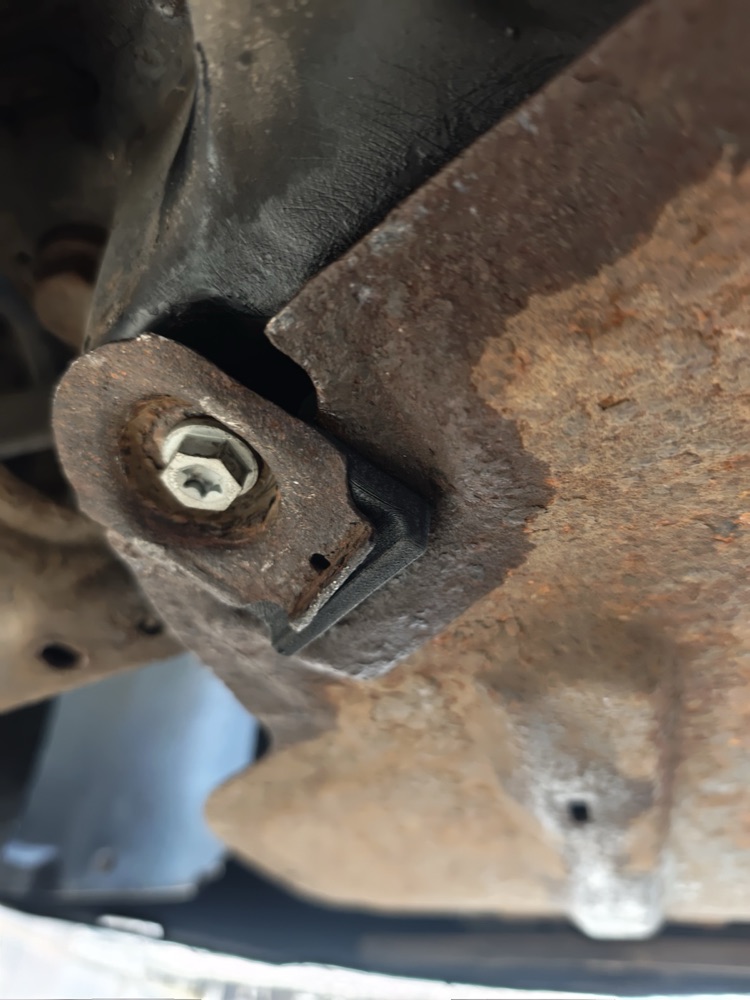 Skoda Motor Altı Destek Lastik (Motor Kulağı) görsel 4