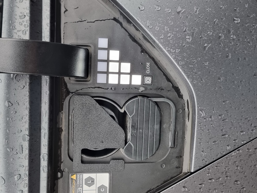 Hyundai Ioniq 5 CCS2 Şarj Portu Işık Kapağı görsel 2