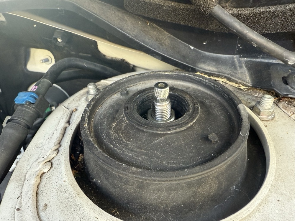 Subaru Amortisör Kulesi Toz Kapağı (Ayarlı Süspansiyon) görsel 2
