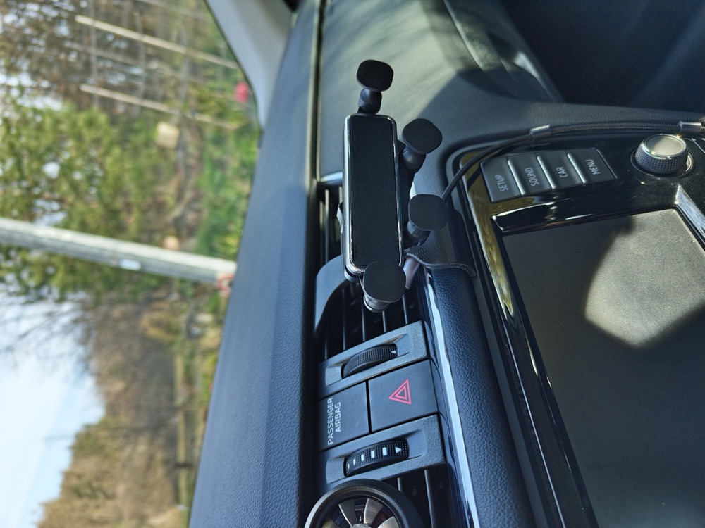 Skoda Octavia 3 Hava Kanatçığı Telefon Tutucu görsel 3