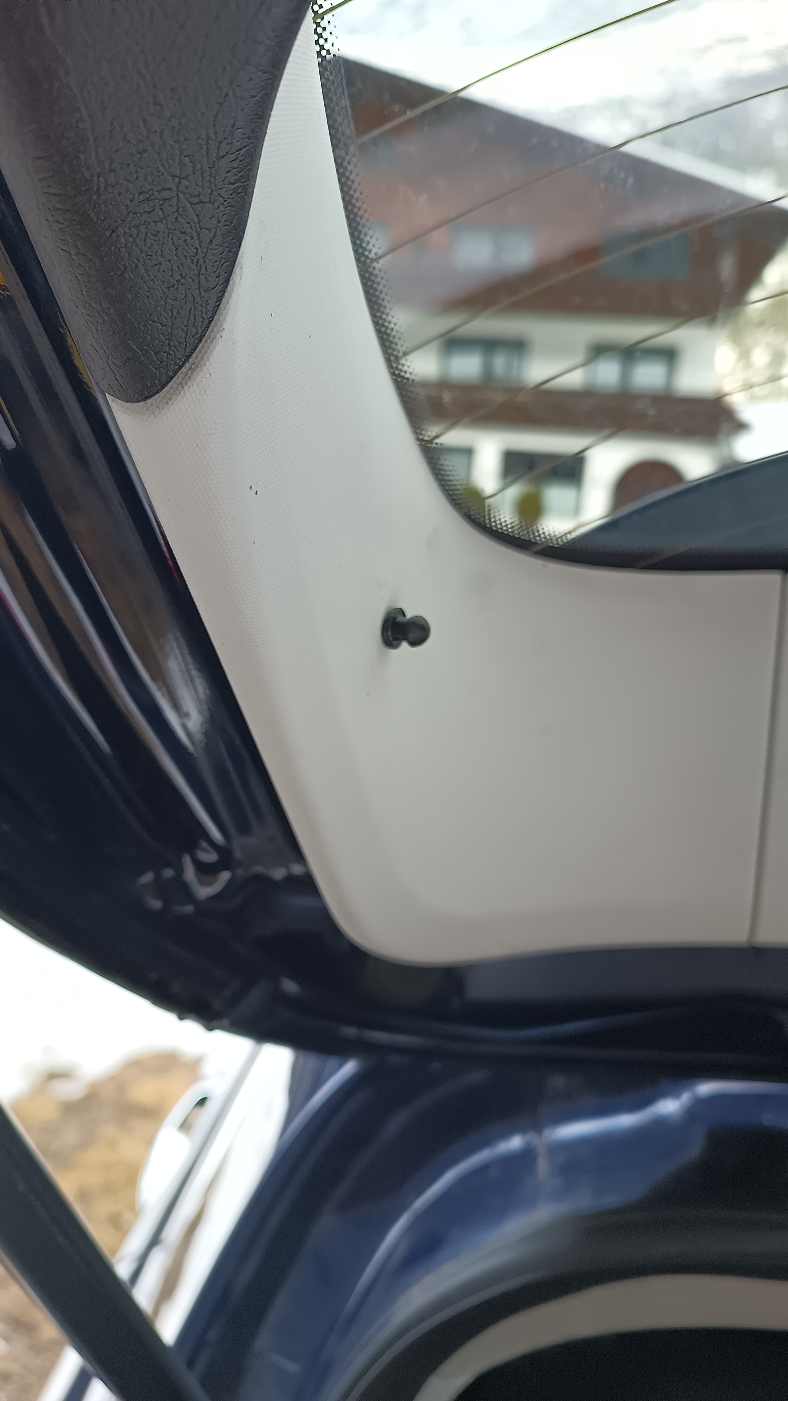 Fiat Tipo (2016+) Hatiye (Arka Cam) Rafı Pimi