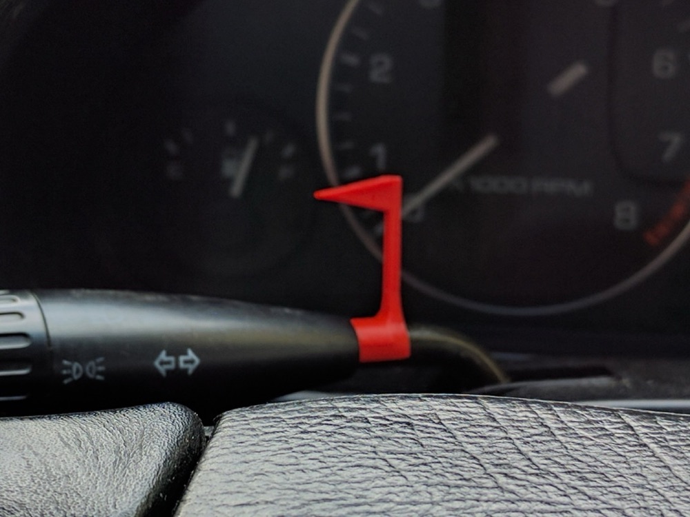 Mazda Miata Düşük Yakıt Uyarı Bayrağı