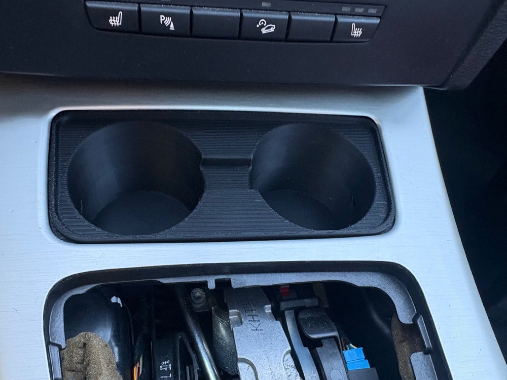 Bardaklık (BMW E90 / E91 / E92 Uyumlu)