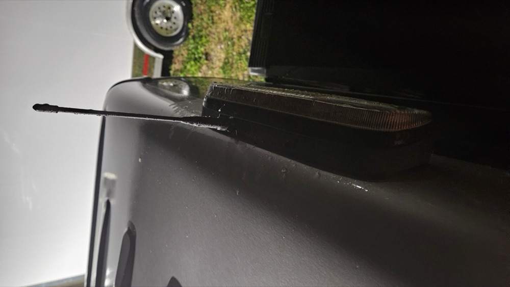 Ford Super Duty 3. Fren Lambası Arası SMA Anten Braketi görsel 3
