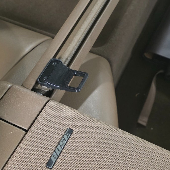 Nissan 300ZX Bagaj Örtüsü Kanca Klipsi görsel 3