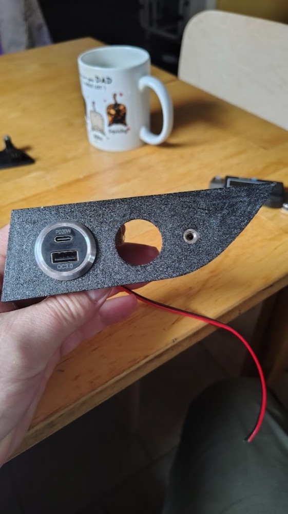 Ford Transit Slim Konsol AUX Girişi Çerçevesi (2015-2019) görsel 2