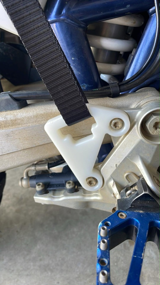 Husqvarna 701 Topuk Koruması / Heybe Bağlantı Noktası