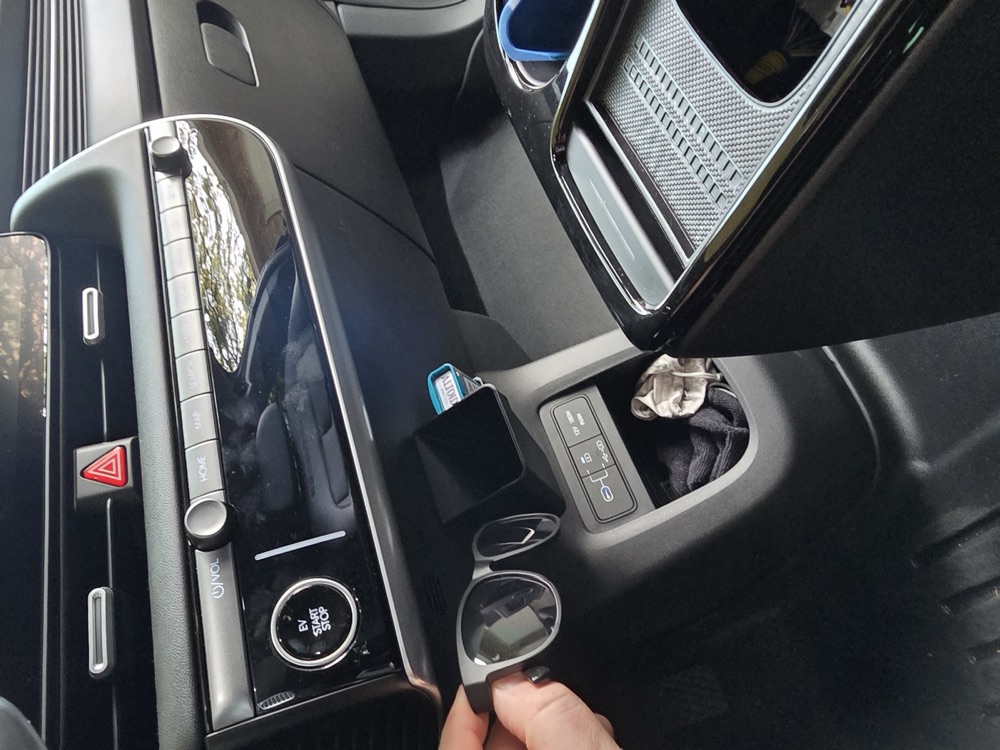 Hyundai Ioniq 5 Güneş Gözlüğü Tutucusu