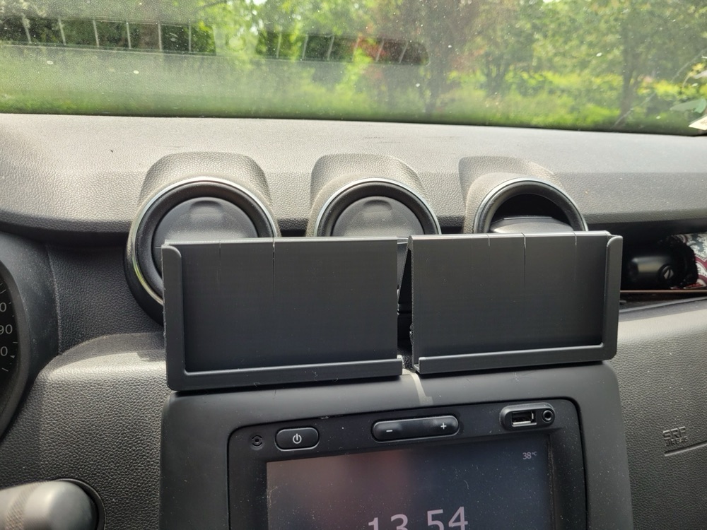 Dacia Duster 2 tablet tutucu