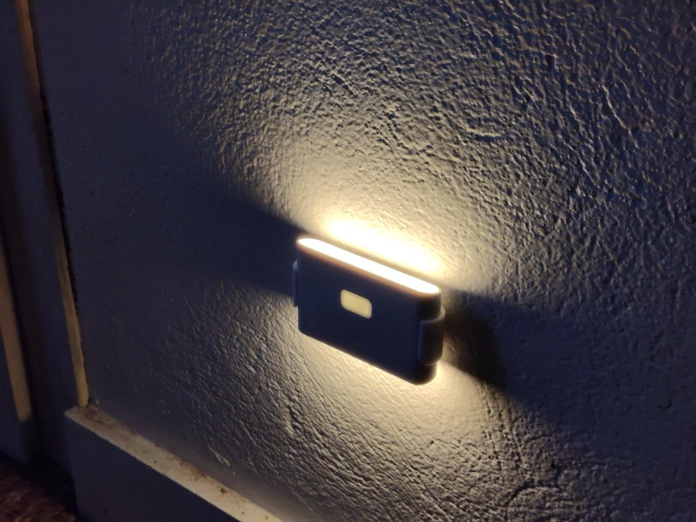 Wyze Night Light Duvar Tutucusu görsel 1
