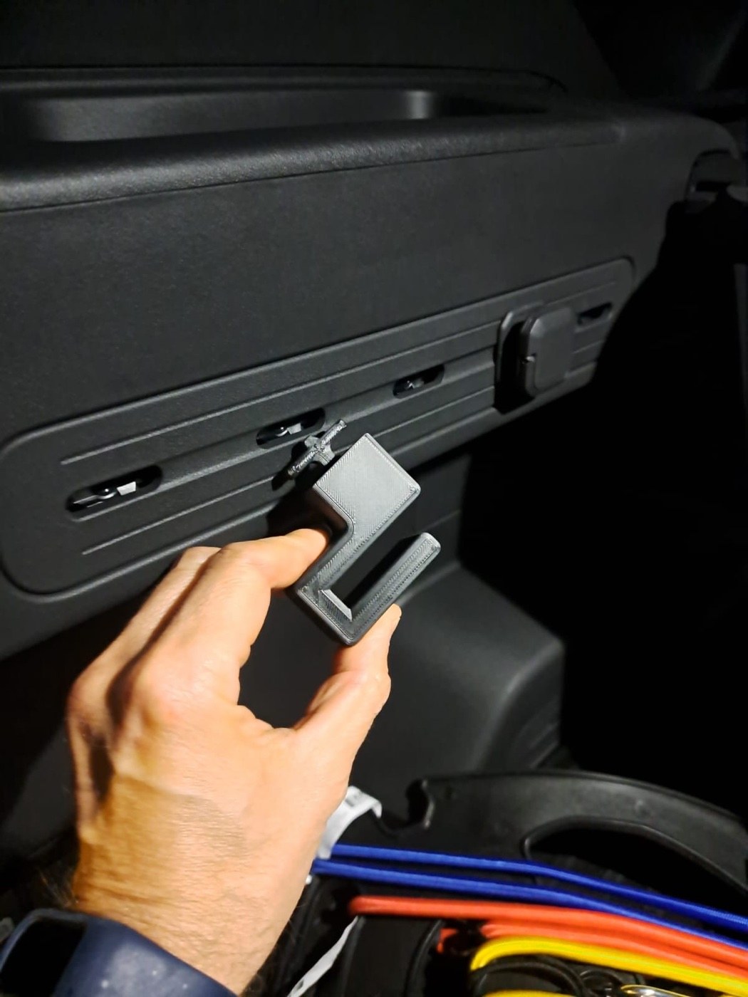 Kia EV5 AddGear Bagaj Alışveriş Torbası Kancası Seti görsel 2