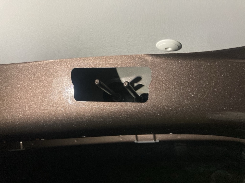Volkswagen T5 Arka Kapı Üst Kapağı görsel 2