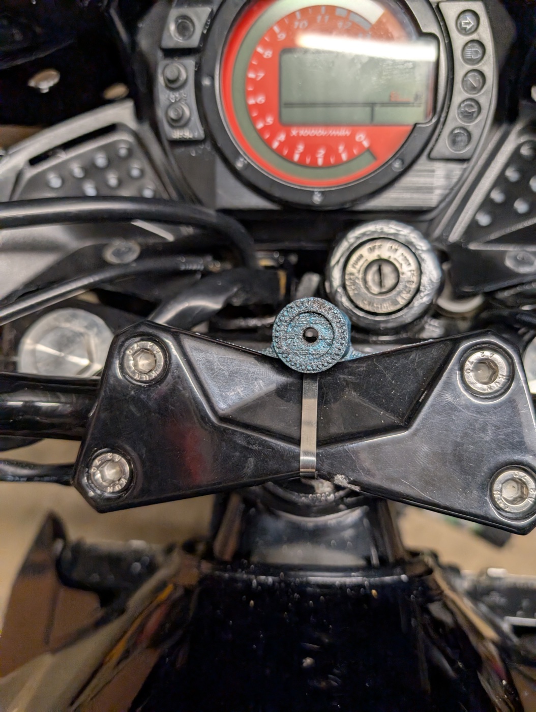 Kawasaki Z750 (2004-2006) Gidon Telefon Tutucu Braketi (Quad Lock Uyumlu) görsel 3