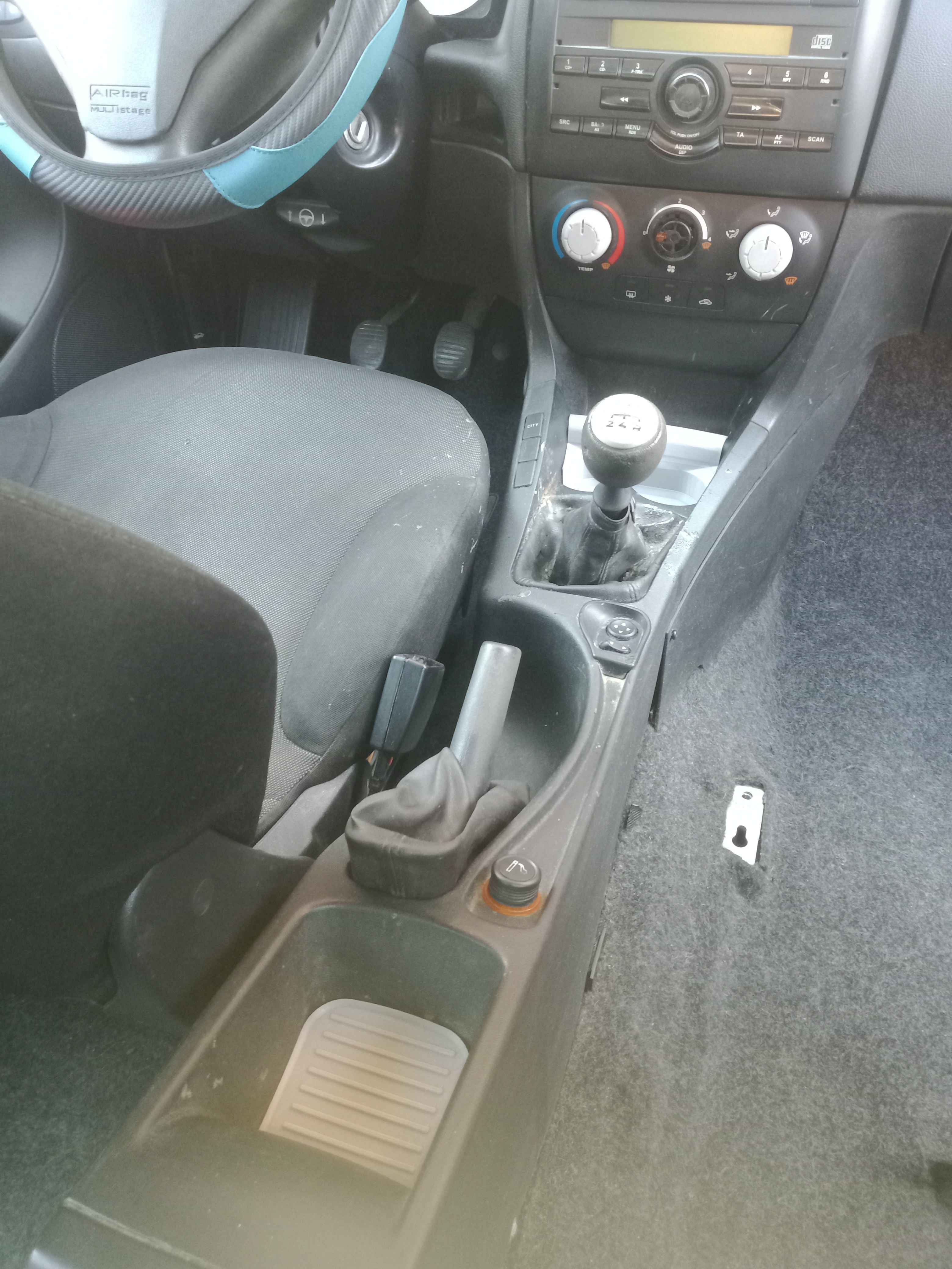 Fiat Stilo Konsol Düğme ve İçecek Tutucu Takımı görsel 4