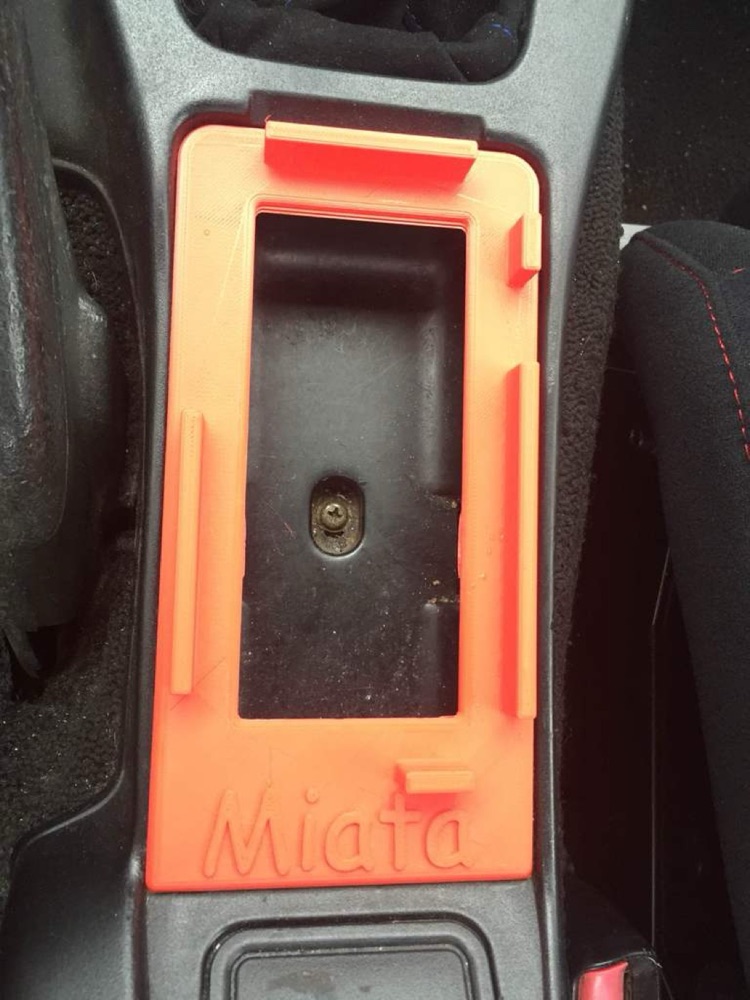 Mazda Miata iPhone 6 Bardaklık Değişim Parçası görsel 3