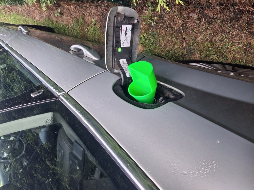 Yakıt Doldurma Hunisi (Ford Mondeo MK4 Uyumlu)