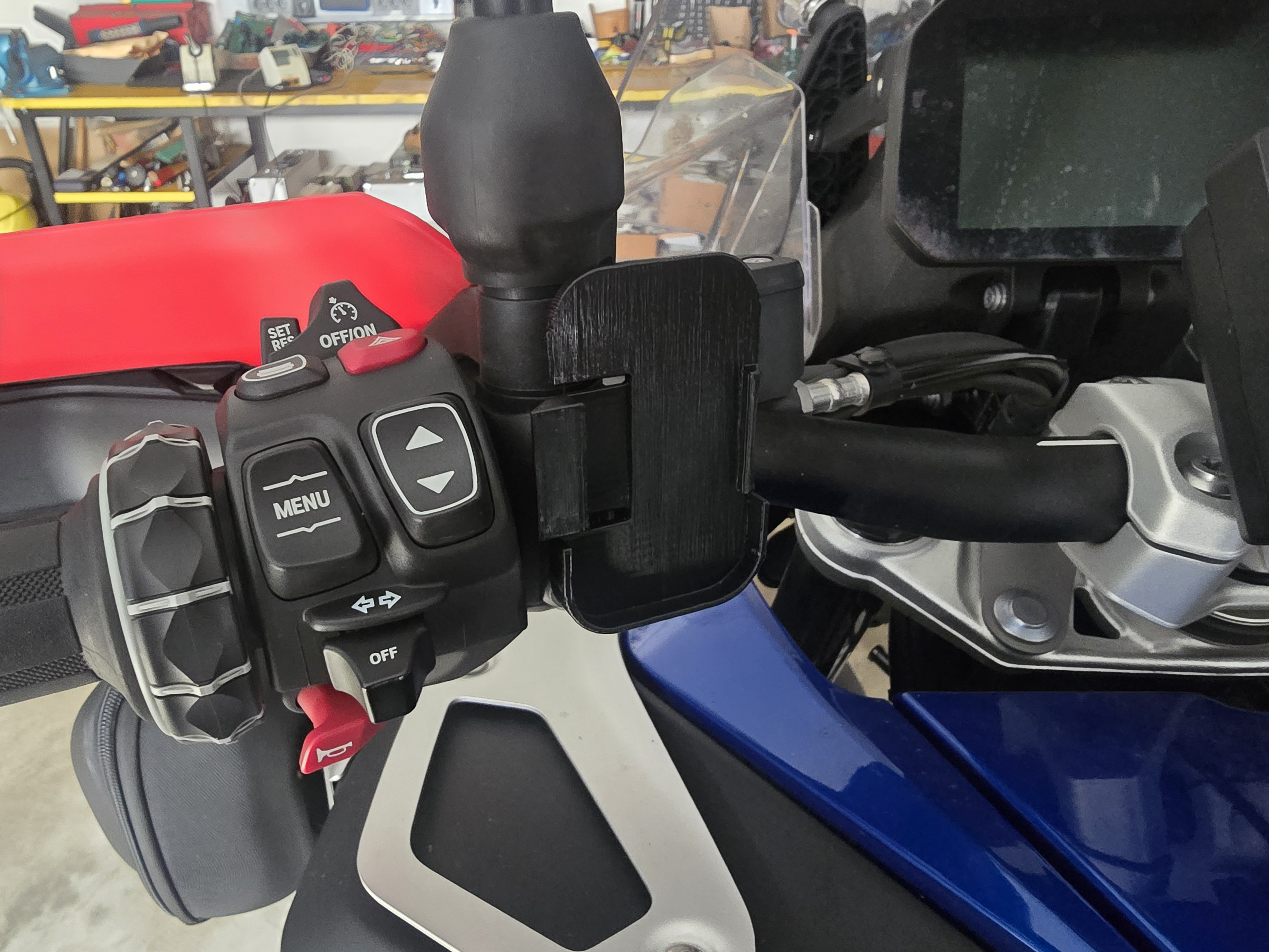 BMW R1300GS GoPro Uzaktan Kumanda Tutucusu görsel 2