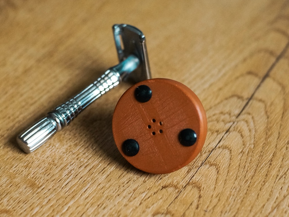 Konik Tabanlı Klasik Tıraş Makinesi Standı (14 mm Sap Yuvası) görsel 3