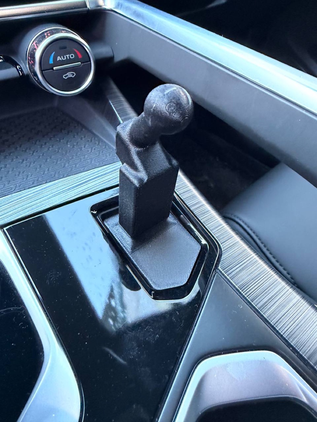 Geely Tugella Kabin Konsol Boşluğu Kapağı