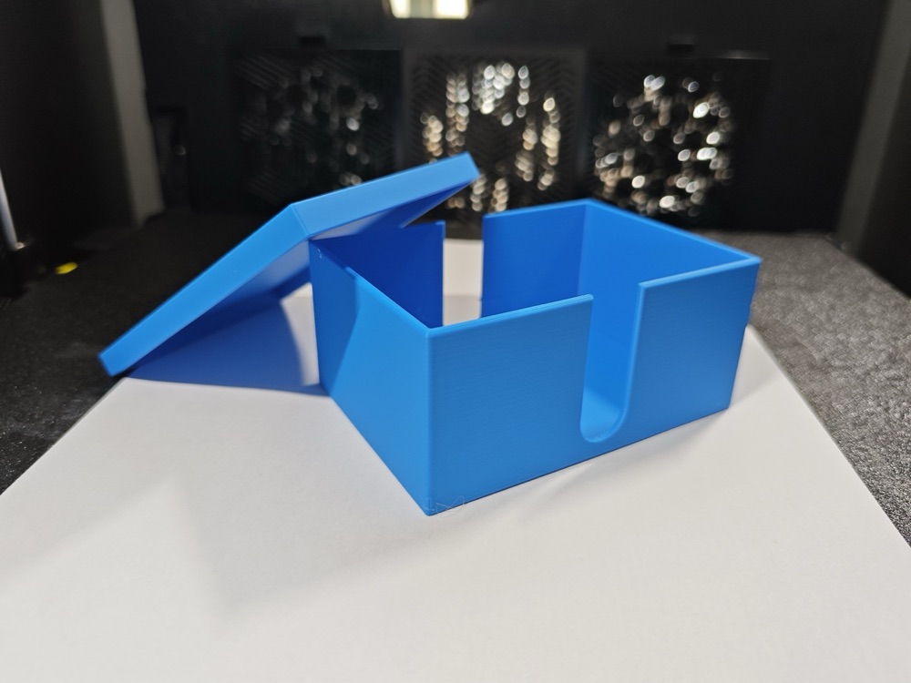 Kapaklı Kart Destesi Kutusu (7 × 10 cm, Oyun Sırasında Açık Kullanılabilir) görsel 3