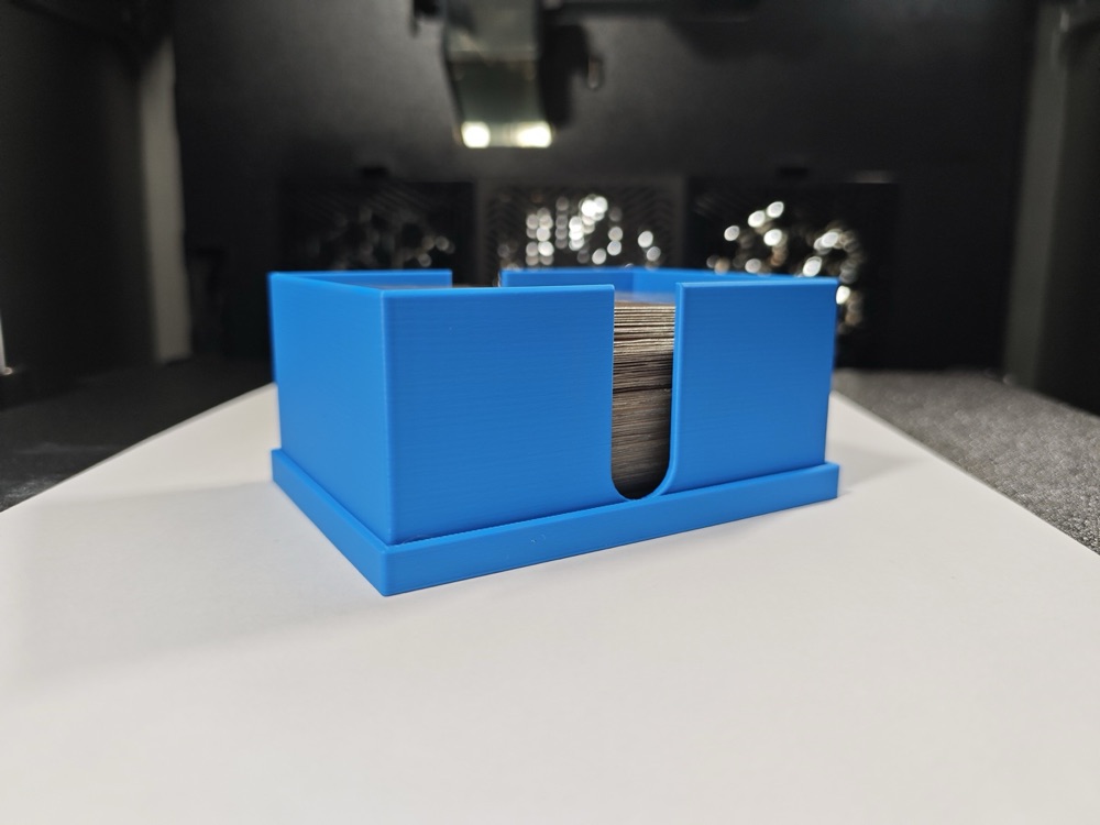 Kapaklı Kart Destesi Kutusu (7 × 10 cm, Oyun Sırasında Açık Kullanılabilir) görsel 4