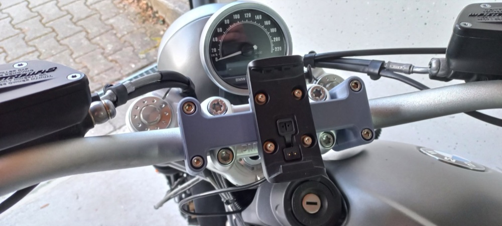 Garmin Zumo 390 Tutucusu (BMW R nineT Uyumlu)