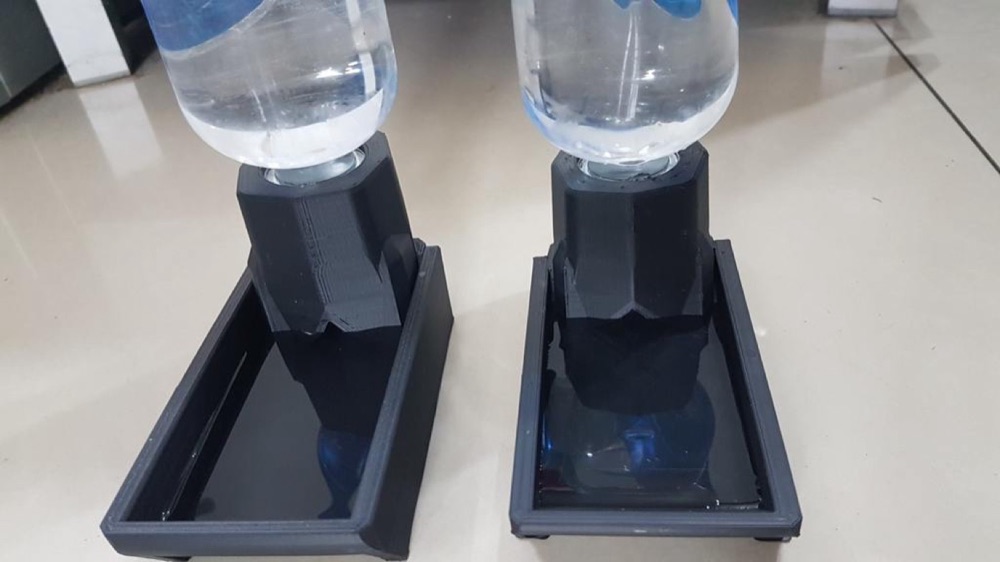 Kuş Kafesi Su Şişesi Aparatı (Standart Plastik Su Şişesi İçin, Kısa ve Uzun Boy) görsel 3