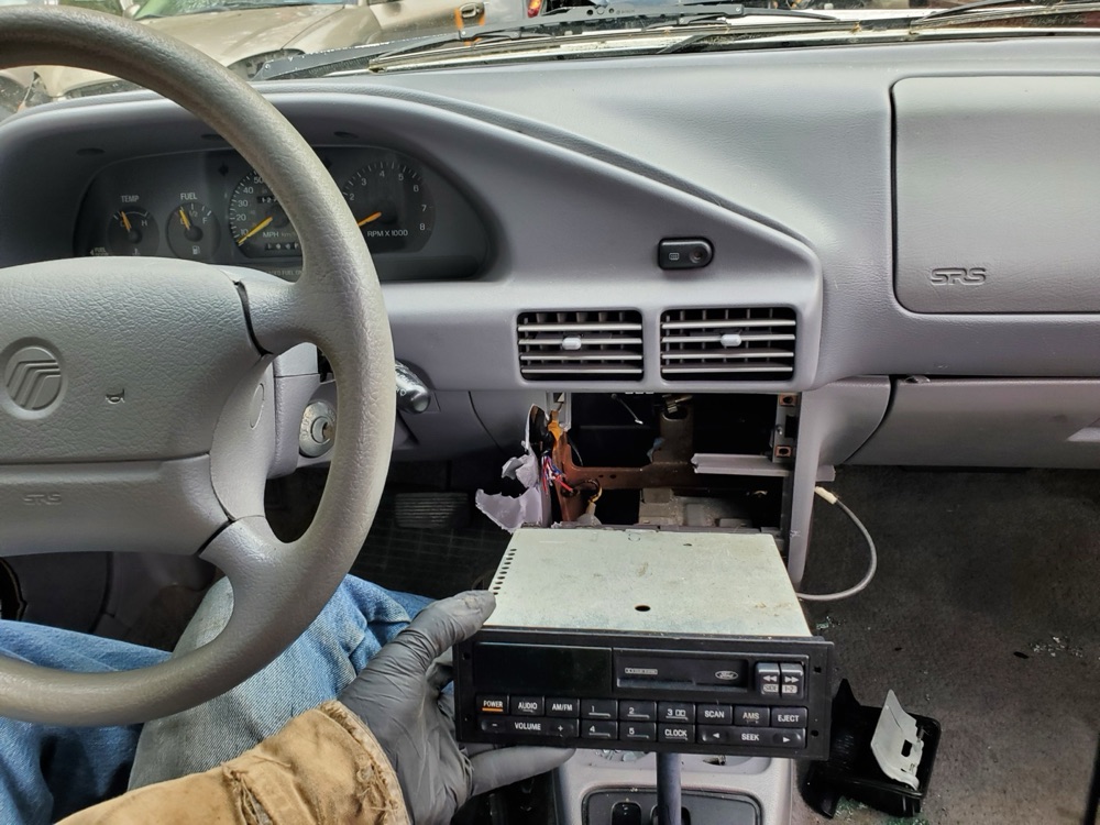 Ford F-250 Radyo Adaptör Braketi görsel 4