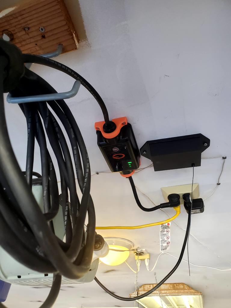 Fiat 500e Ev Şarj Cihazı Tavan Mesnedi görsel 2