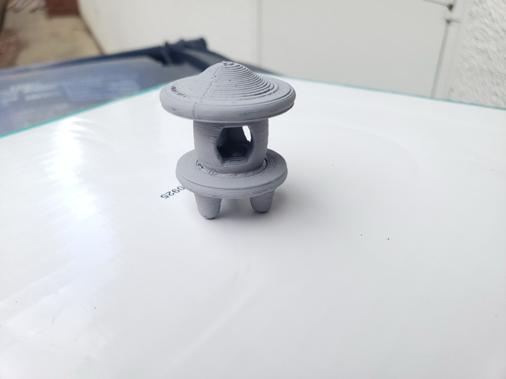 Yuvarlak Mini Bahçe Pagodası (Üç Ayaklı Saksı İçi Süs) görsel 4