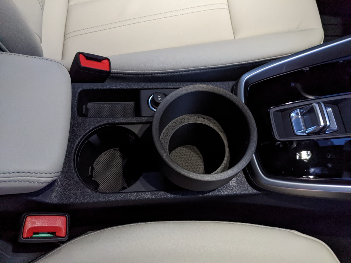 Audi A3 (2022) Bardaklık Eklentisi (Geniş Şişe İçin) görsel 2