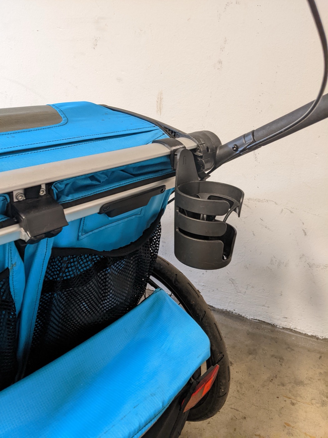 Thule Chariot ve Urban Glide Bebek Arabası Bardak Tutucu Adaptörü görsel 1