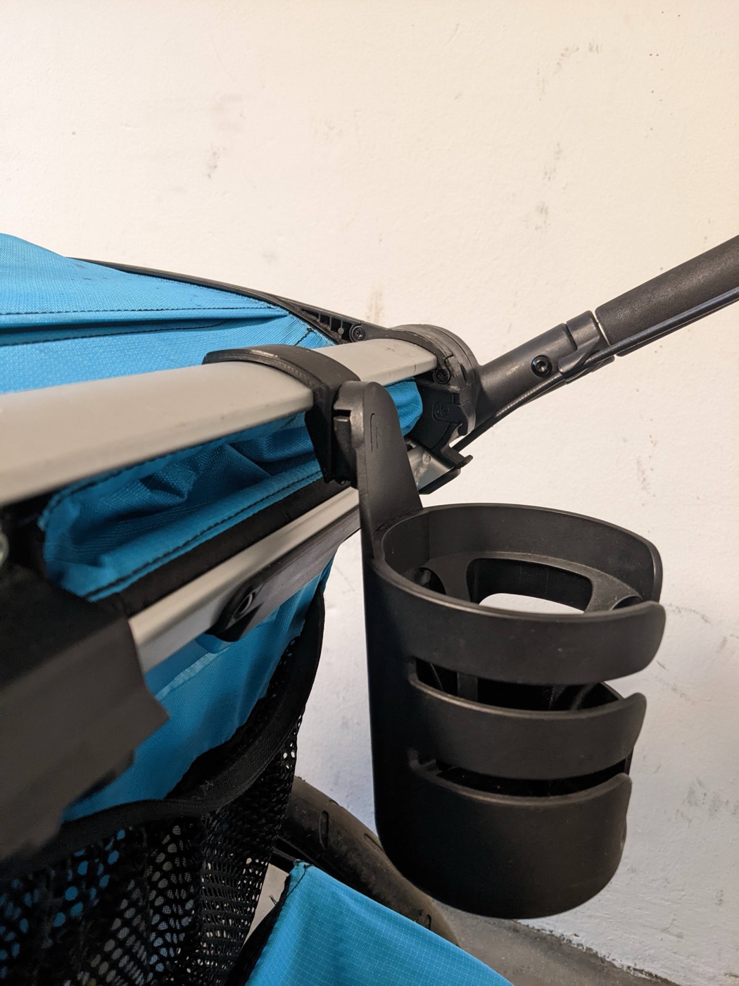 Thule Chariot ve Urban Glide Bebek Arabası Bardak Tutucu Adaptörü görsel 2
