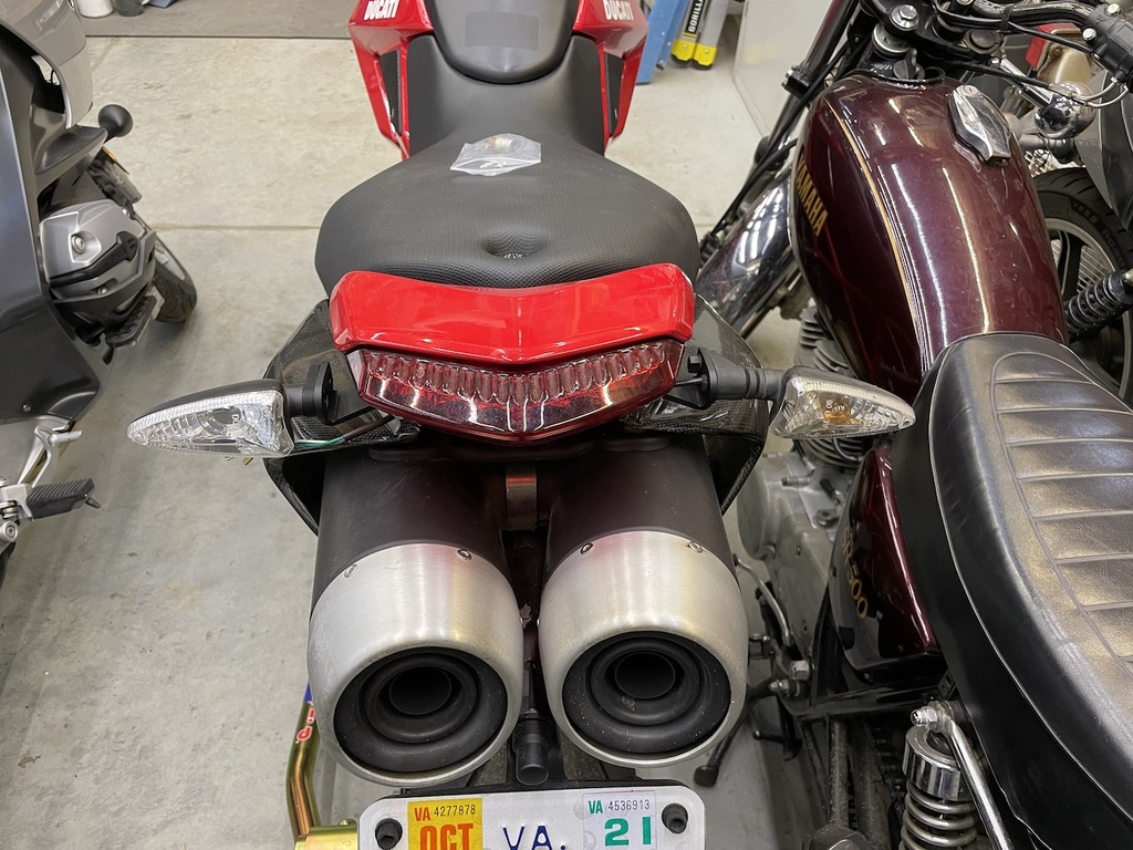 Ducati Hypermotard Sinyal Lambası Burcu