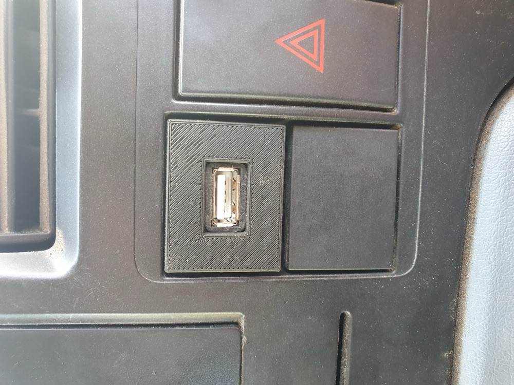 Ford Transit MK7 USB çerçevesi
