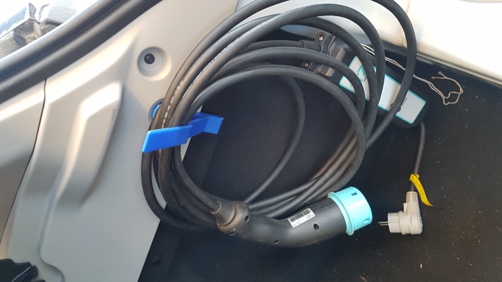 Renault Zoe kablo askısı
