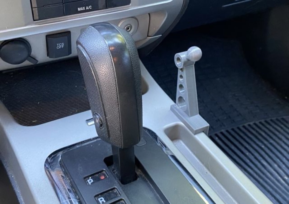 Ford Escape telefon tutucu görsel 2