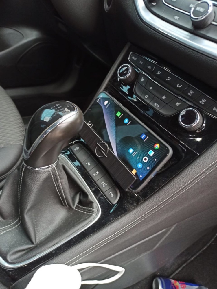 Opel Astra K Uyumlu Konsol İçi Telefon Tutucu — Orta Boşluk Tipi