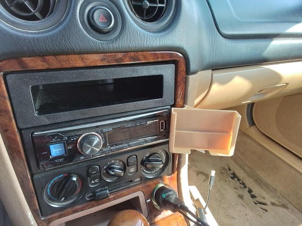 Mazda NB Miata Telefon Tutucu (S22 Ultra Uyumlu)