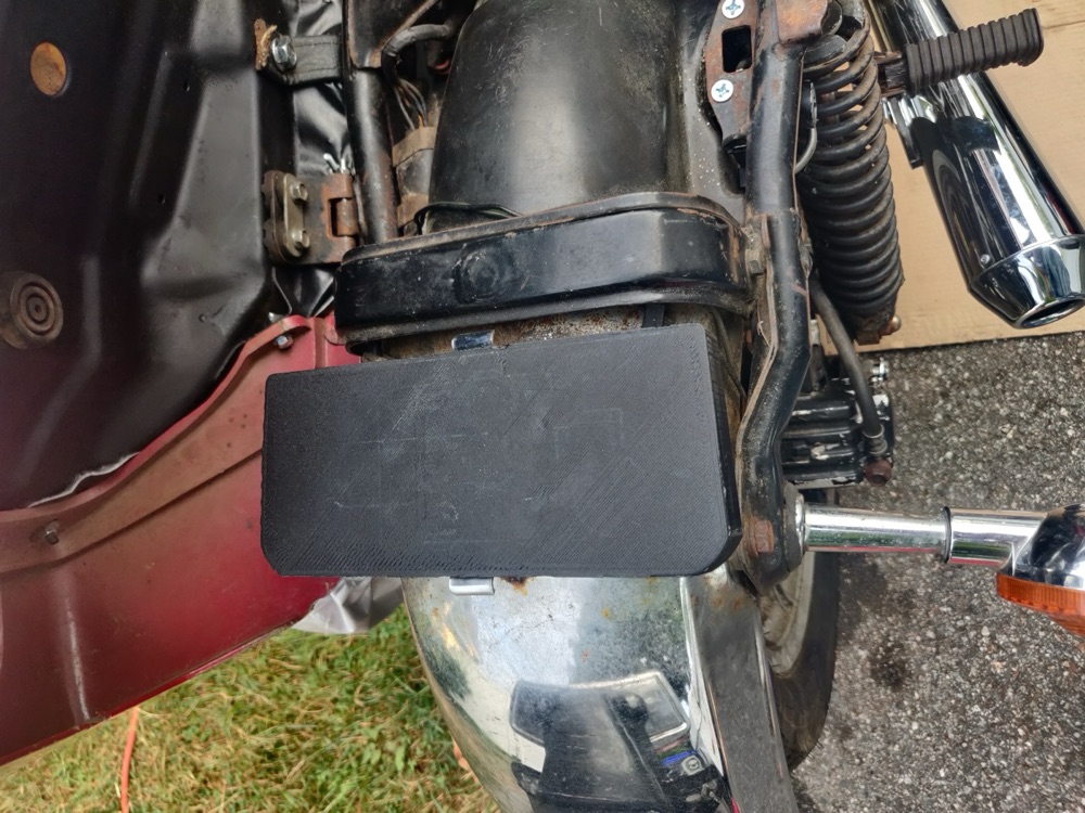 Yamaha XS400D Alet Kutusu Kapağı