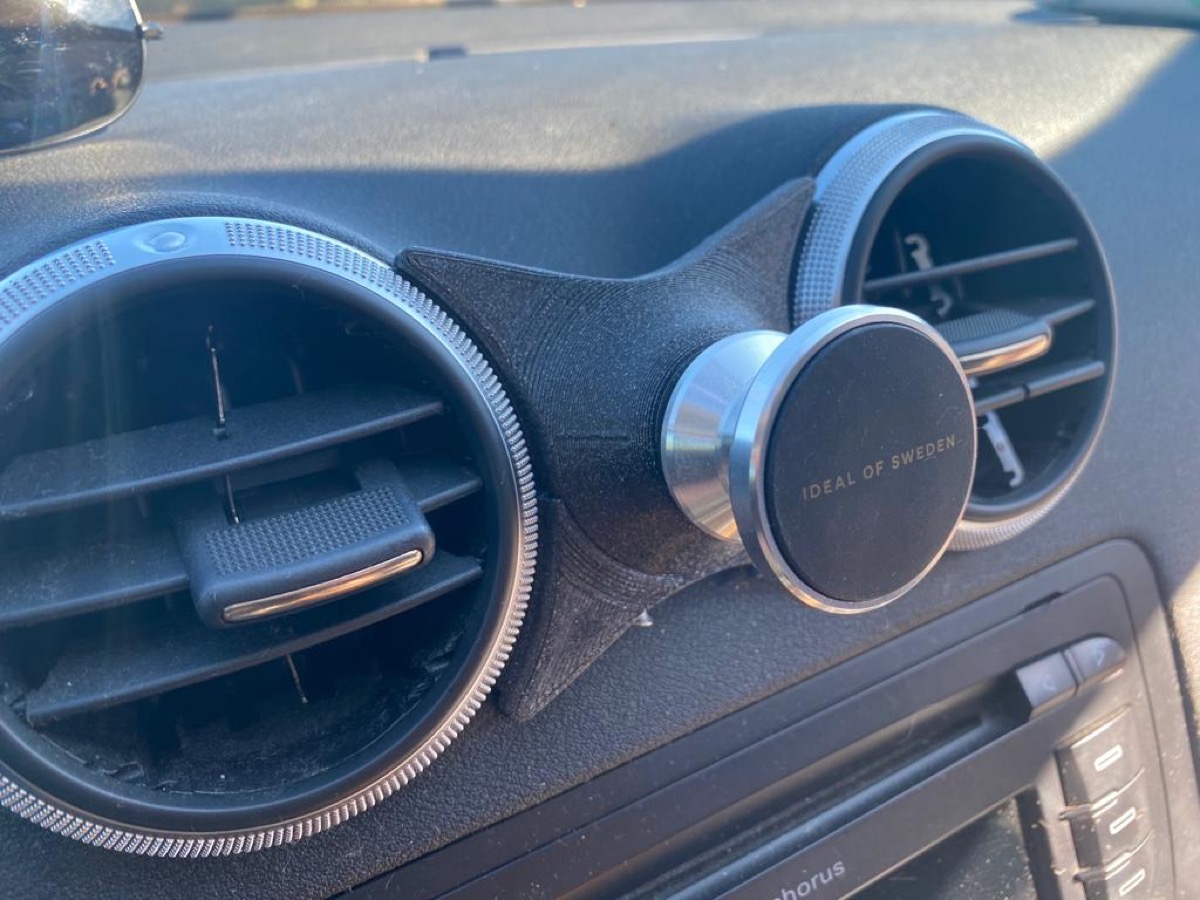 Audi A3 8P Telefon Tutucusu