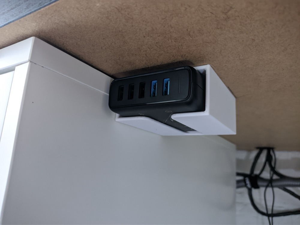 Anker PowerPort 5 Masa Altı Montaj Braketi