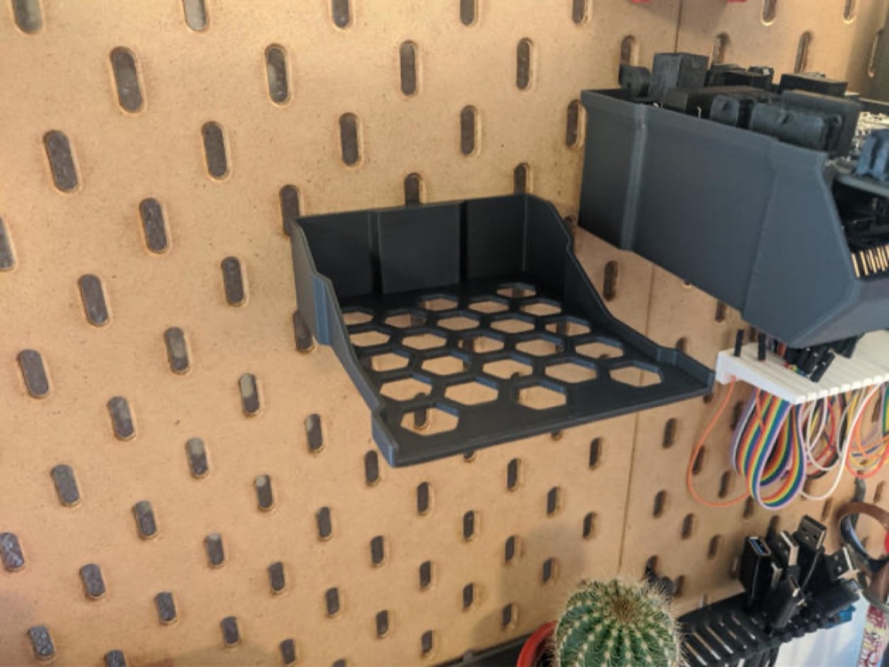 IKEA Skadis İstiflenebilir Kutu Rafı görsel 2