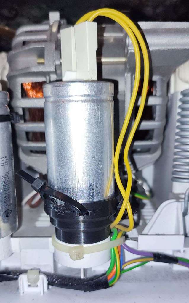 Ducati Kondansatör M8 Ayak Adaptörü
